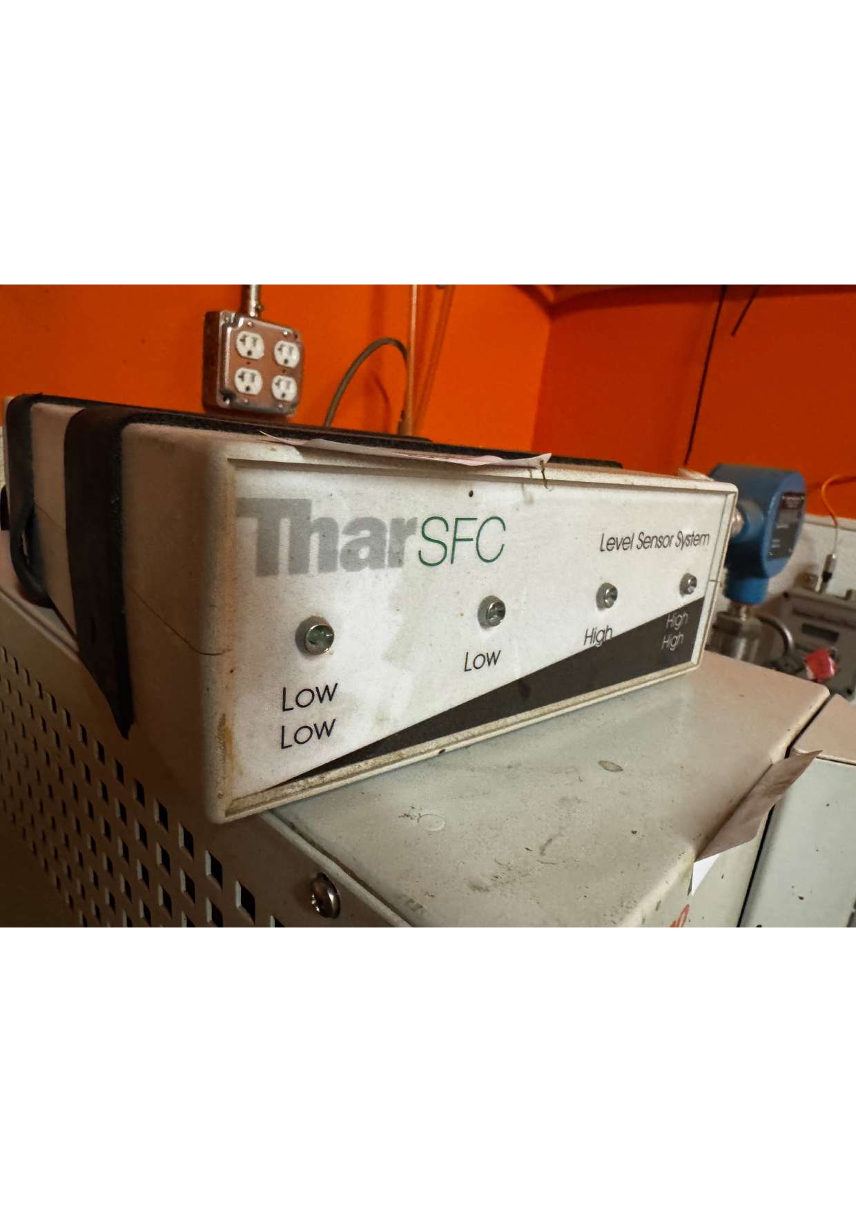 Waters Supercritical CO₂ Extraction System (Complete Laboratory SFE System w/ Pumps, Extraction Vessel, Separator, Chillers & Controls)